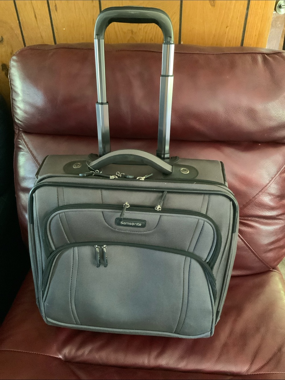 SAMSONITE ROLLING briefcase. Traveling, office, school, seminars minor scratches